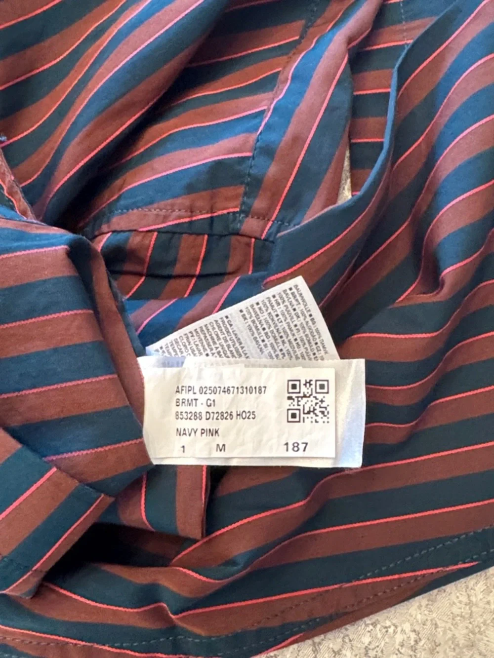 Banana Republic Relaxed-Fit Cotton Poplin in Navy & Burgundy Relaxed-Fit Cotton